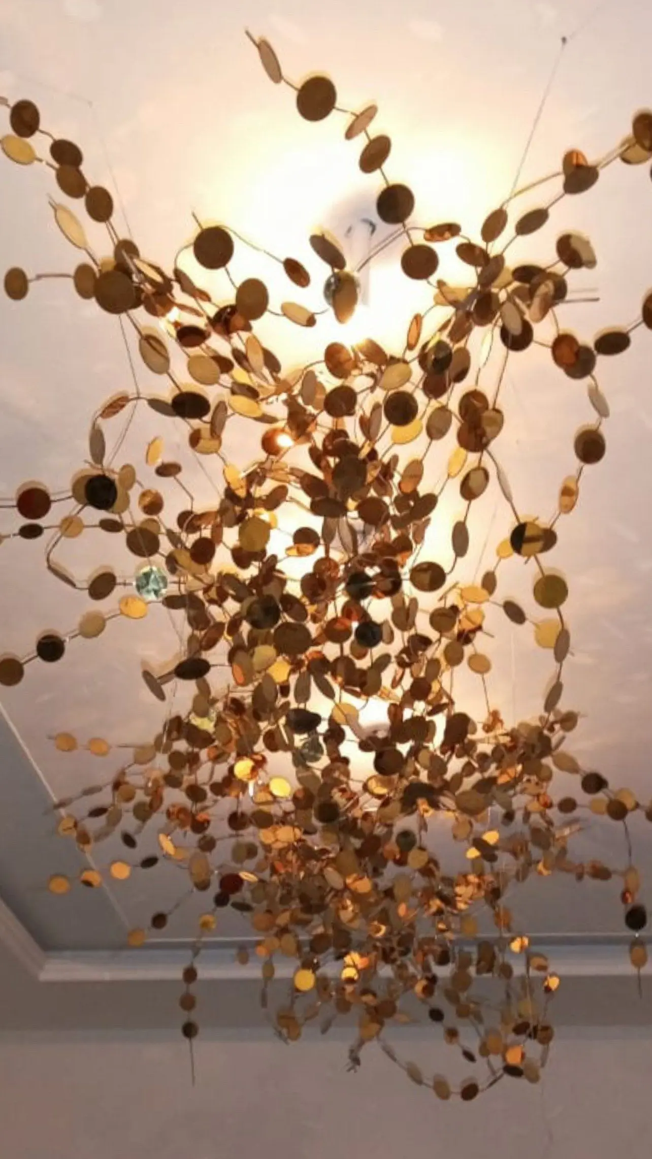 Suspended hanging metal installation