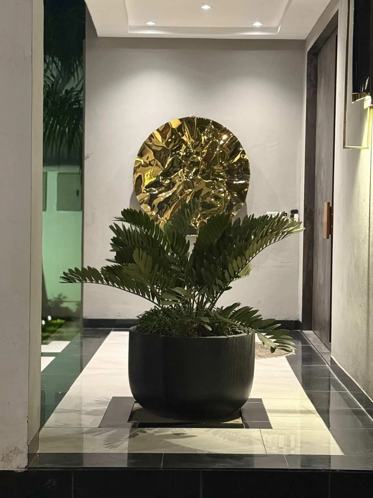 Mirror-finish metal work