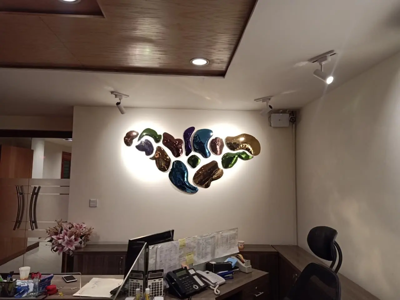 Sculpture capturing fluid, organic motion